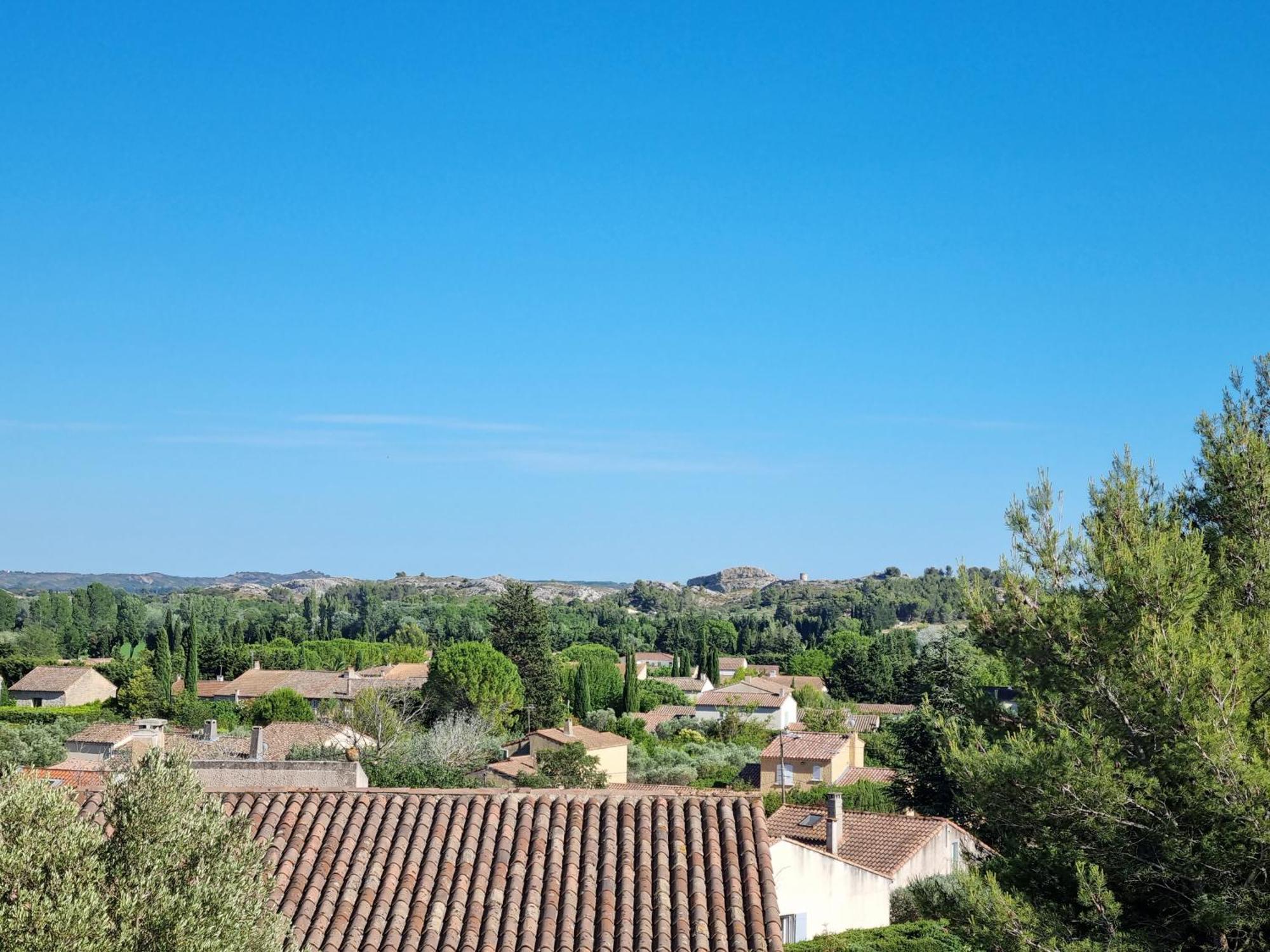 Les Garrigues De La Vallee Des Baux Paradou Exterior photo