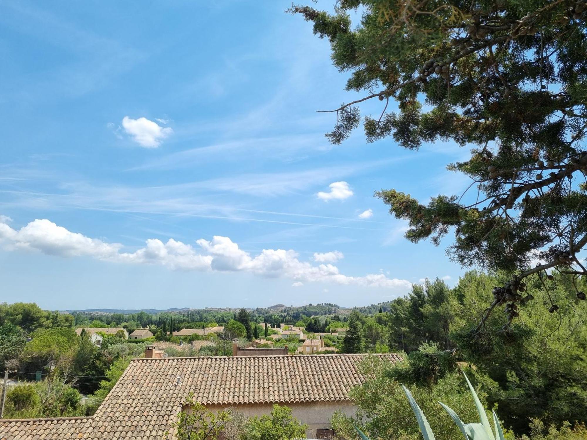 Les Garrigues De La Vallee Des Baux Paradou Exterior photo