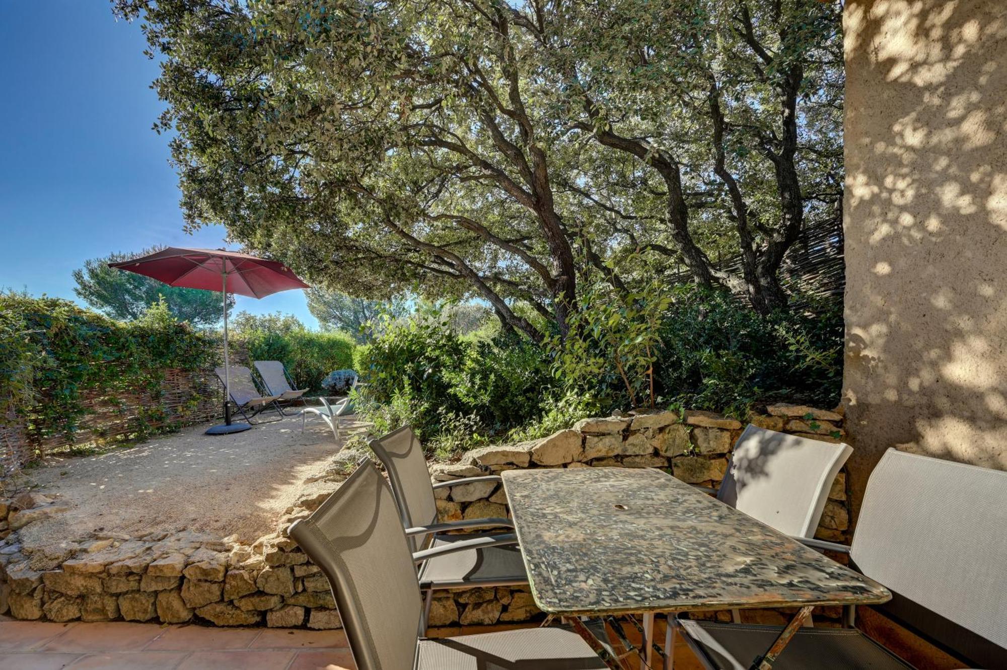 Les Garrigues De La Vallee Des Baux Hotel Paradou Exterior photo