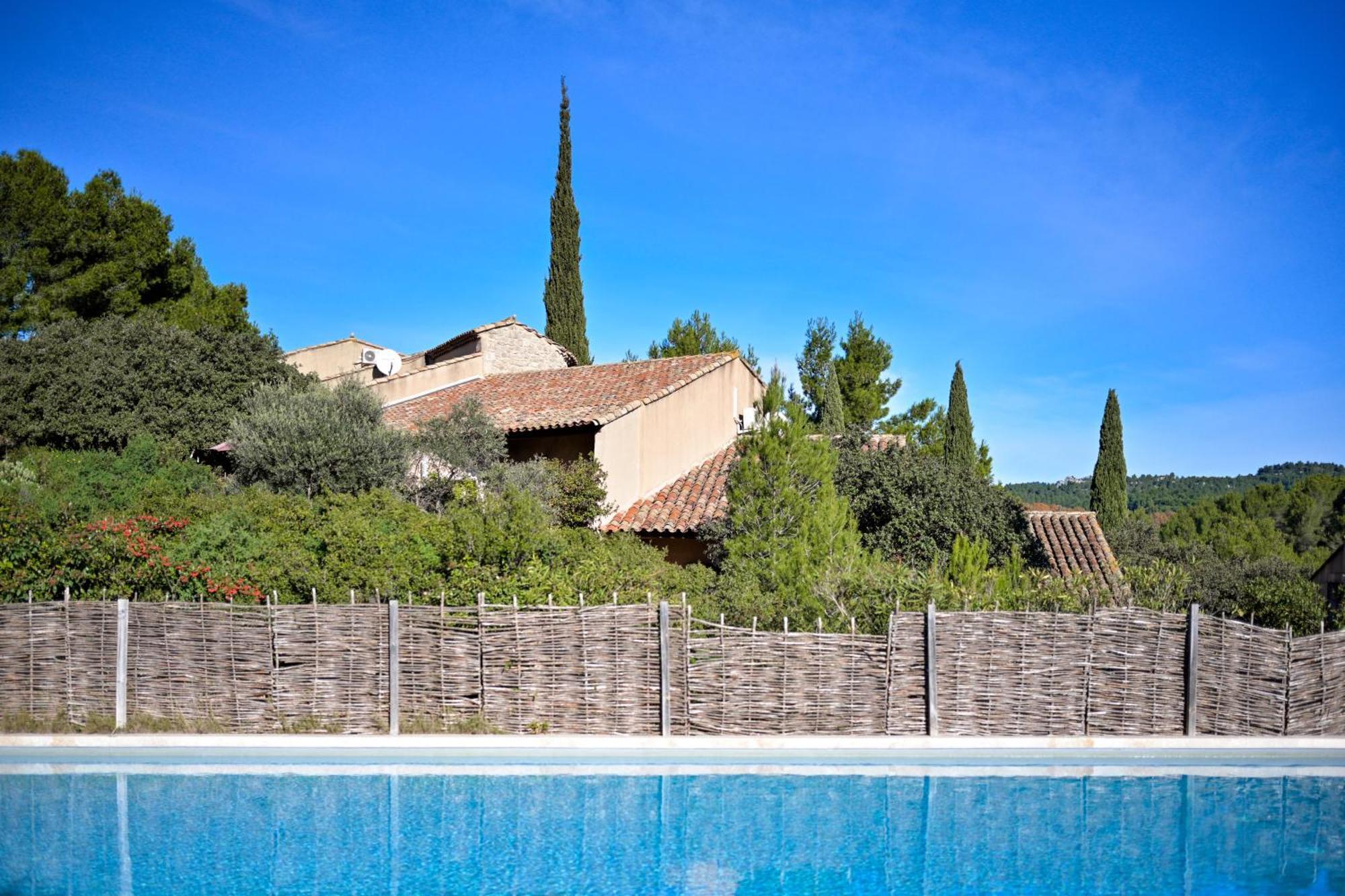 Les Garrigues De La Vallee Des Baux Hotel Paradou Exterior photo