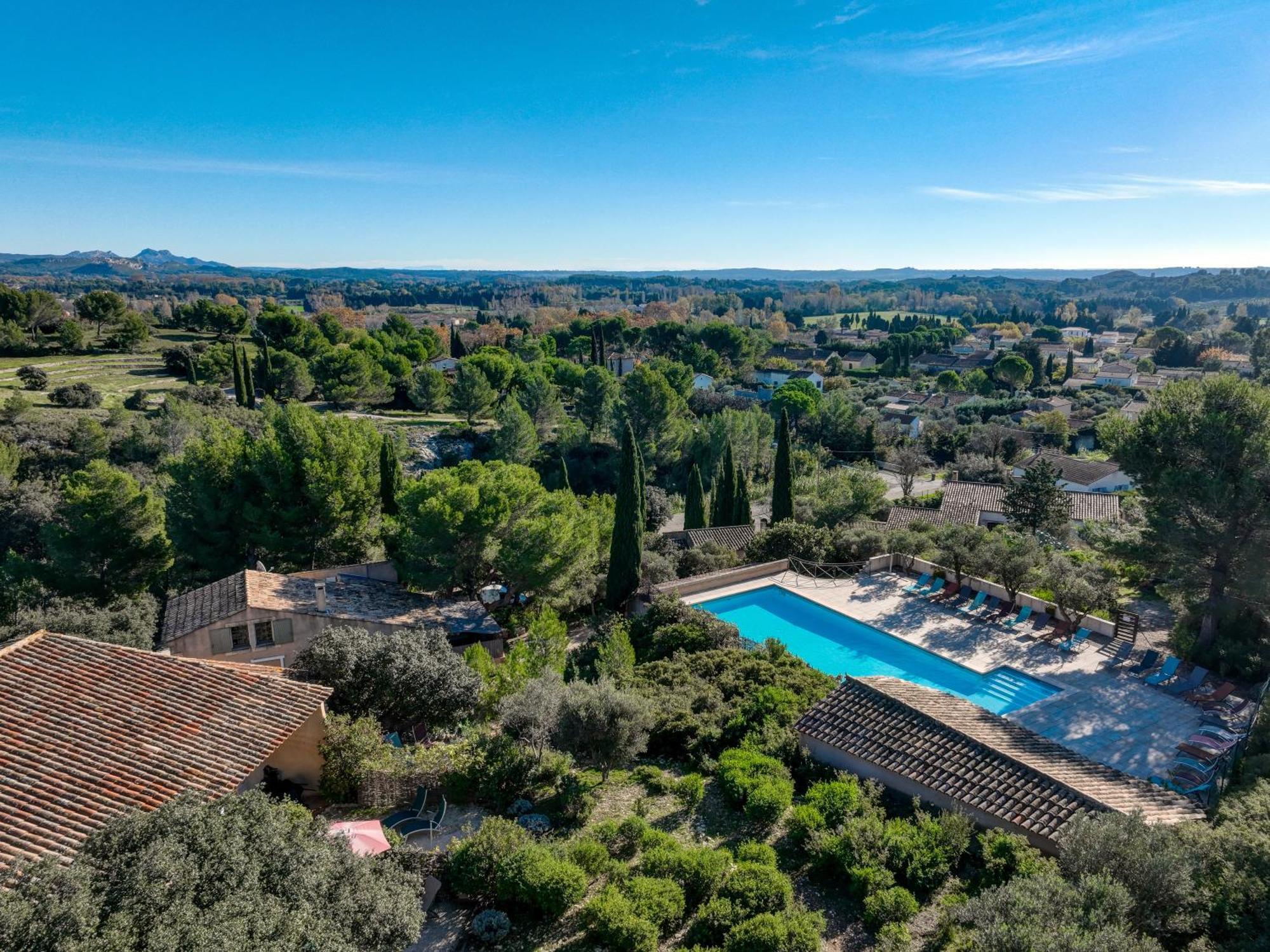 Les Garrigues De La Vallee Des Baux Hotel Paradou Exterior photo